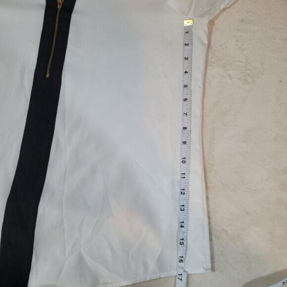 Calvin Klein White Blouse with Center Black Stripe - Size Large - Picture 8 of 8